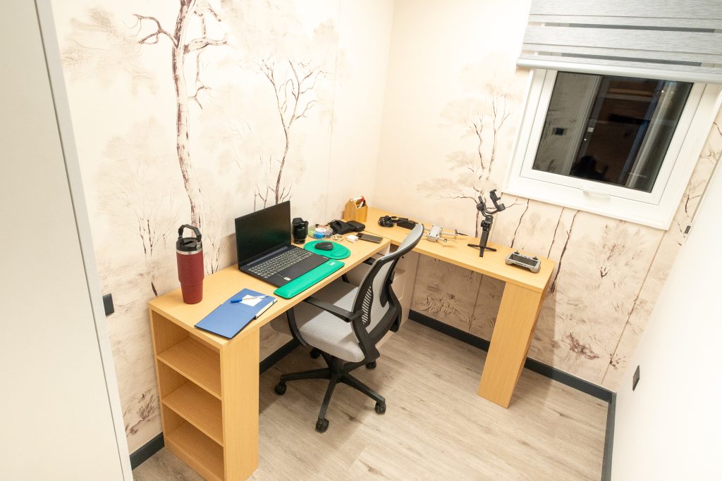 MAR05004